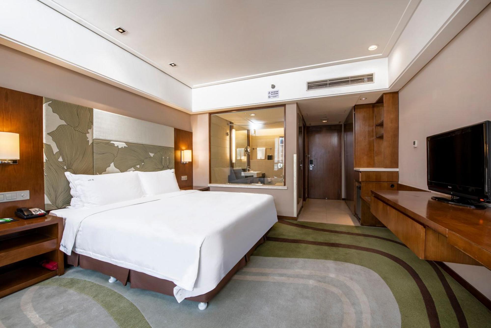Holiday Inn Qingdao City Center By Ihg - May 4Th Square Dış mekan fotoğraf